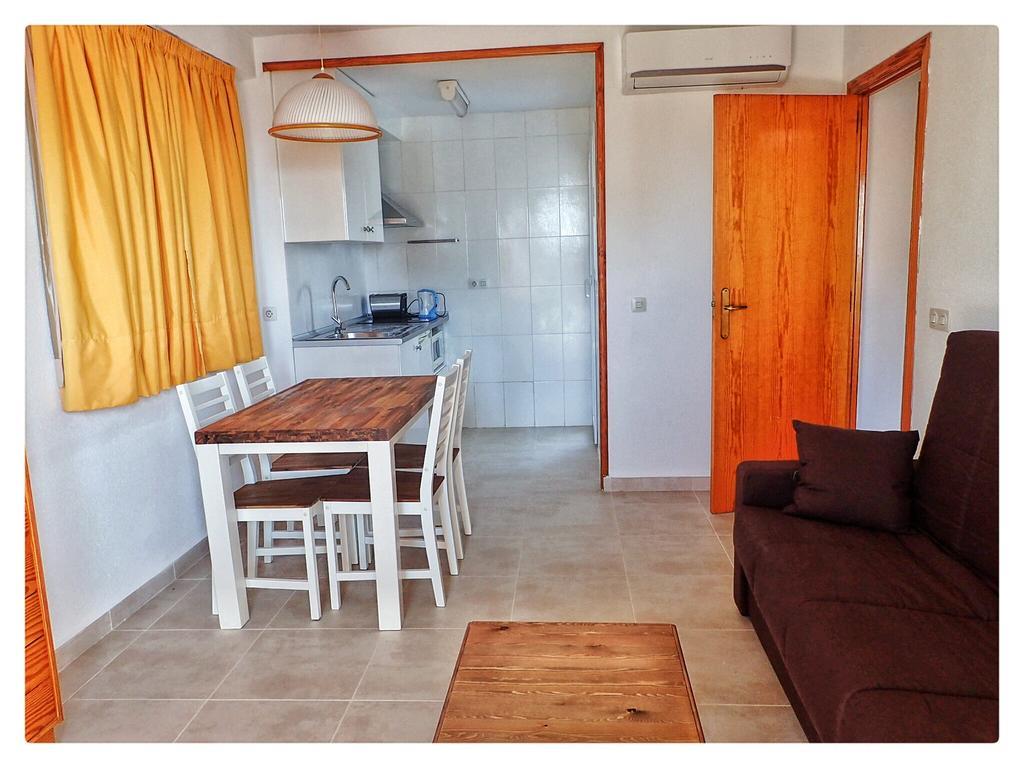 Apartamentos Portofino II Бенидорм Стая снимка
